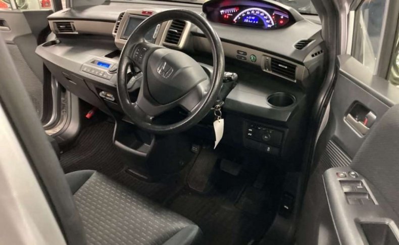 HONDA FREED SPIKE G Just Selection 2014