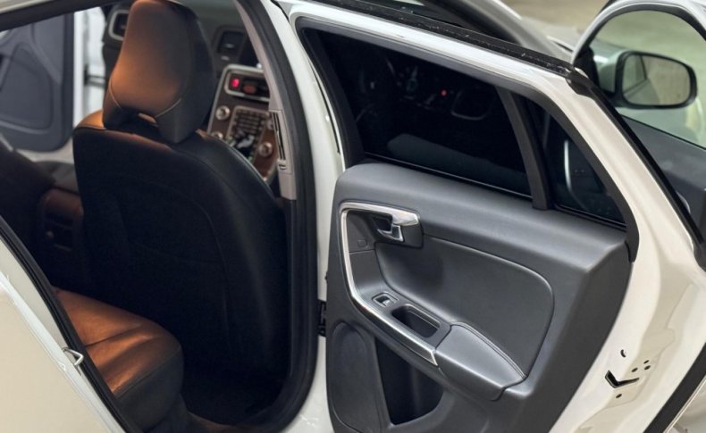 VOLVO V60 T3 SE 2016