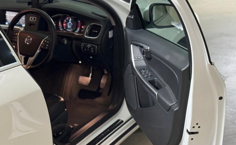 VOLVO V60 T3 SE 2016