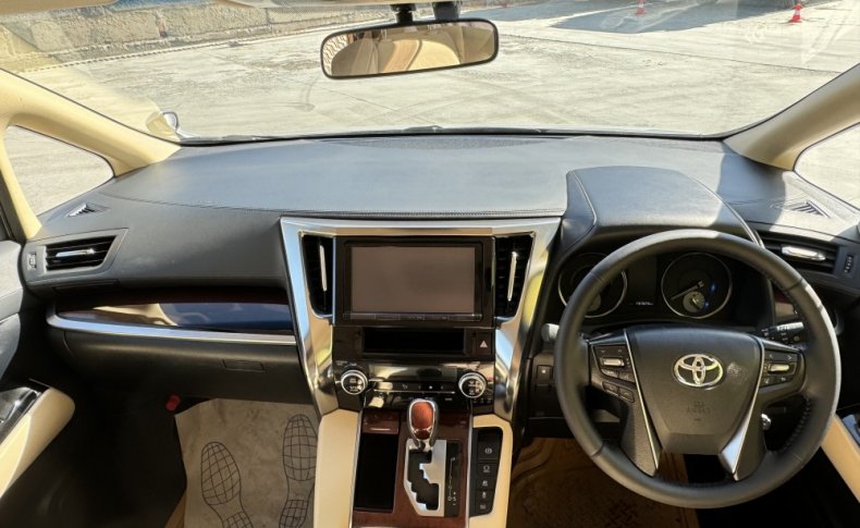 TOYOTA VELLFIRE Hybrid 2.5 X 4WD 2015