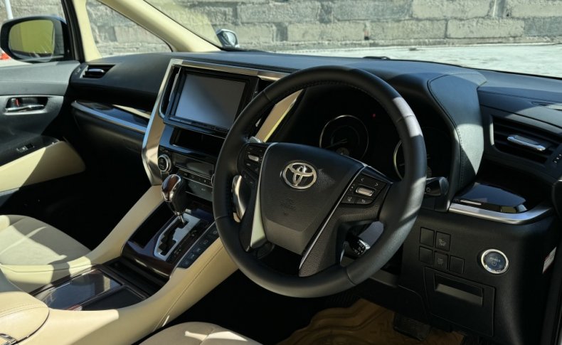 TOYOTA VELLFIRE Hybrid 2.5 X 4WD 2015