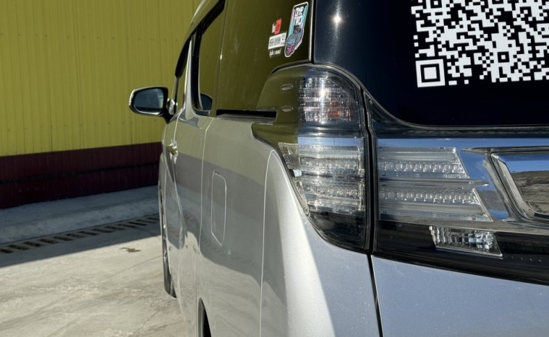 TOYOTA VELLFIRE Hybrid 2.5 X 4WD 2015