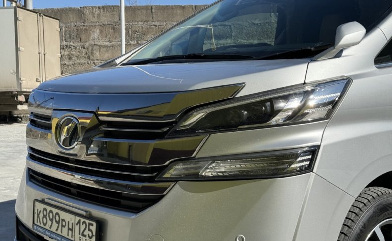 TOYOTA VELLFIRE Hybrid 2.5 X 4WD 2015