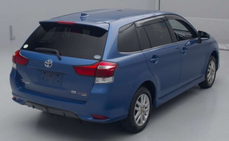 TOYOTA COROLLA FIELDER 1.5G 4WD 2015