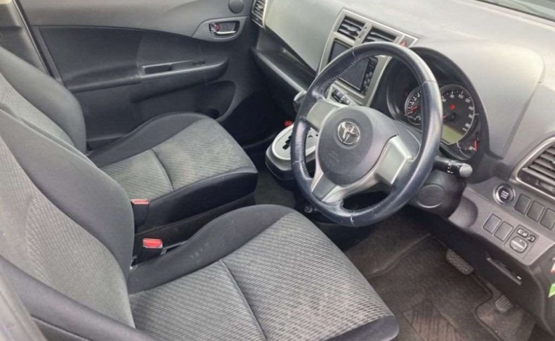 TOYOTA RACTIS G 2011