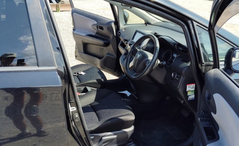 TOYOTA WISH 18X 2010