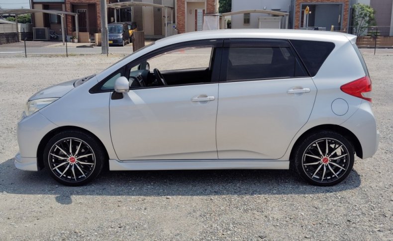 SUBARU TREZIA 1.5I-S 2012