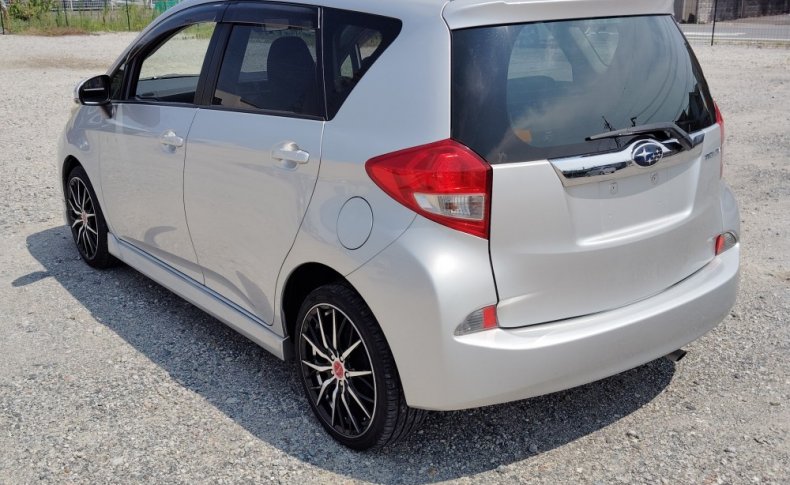 SUBARU TREZIA 1.5I-S 2012
