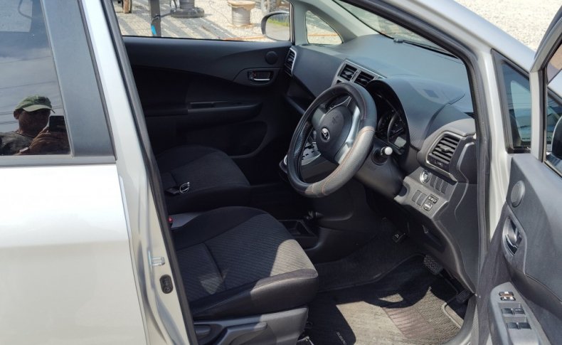 SUBARU TREZIA 1.5I-S 2012