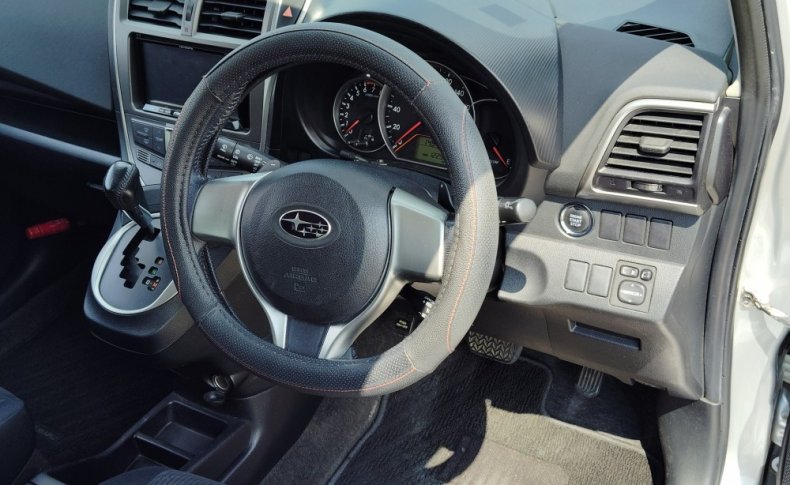 SUBARU TREZIA 1.5I-S 2012
