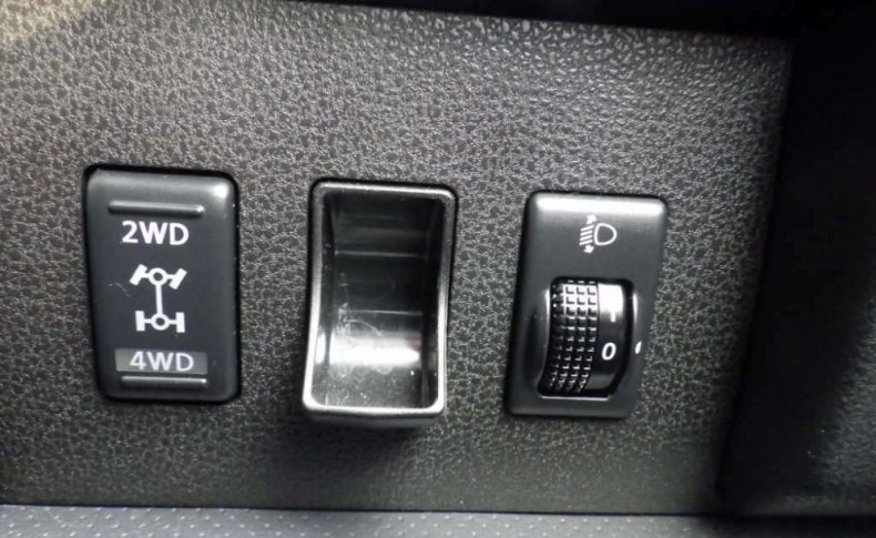 NISSAN WINGROAD 15S FOUR 4WD 2013