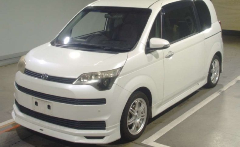 TOYOTA SPADE F 2012