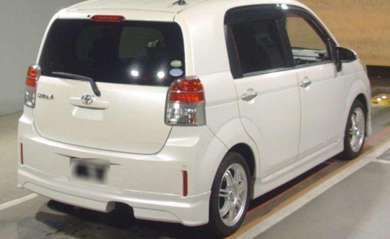 TOYOTA SPADE F 2012