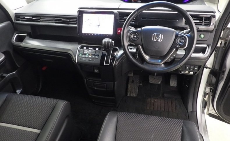 HONDA STEPWGN 4WD Cool Spirit 8seats 2015