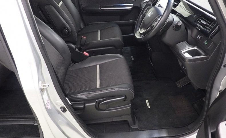 HONDA STEPWGN 4WD Cool Spirit 8seats 2015