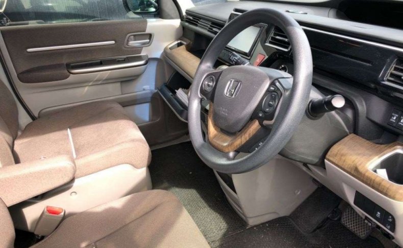 HONDA STEPWGN G EX 2015