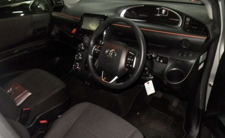 TOYOTA SIENTA X 4 WD 2020
