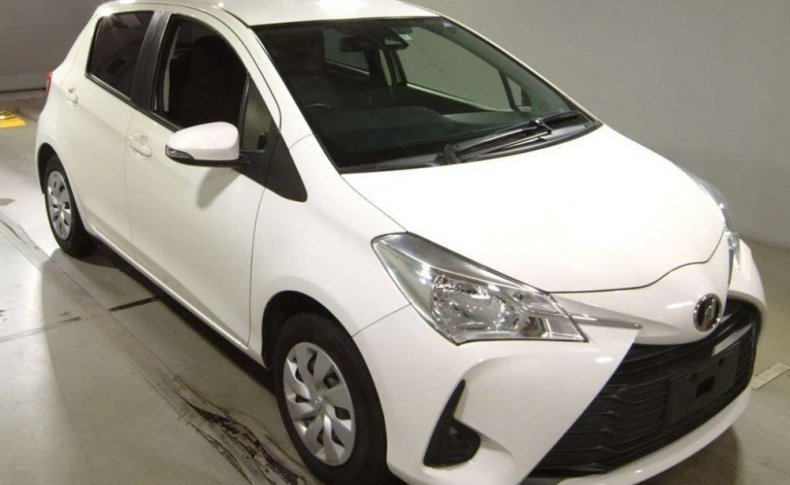 TOYOTA VITZ F 2019