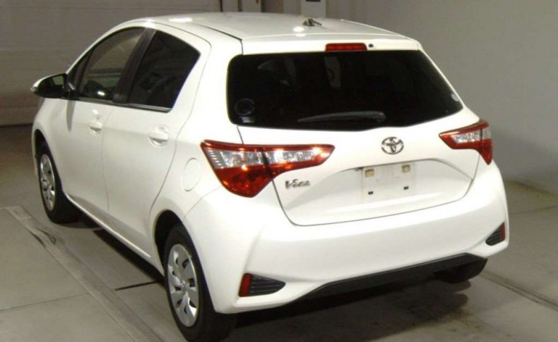 TOYOTA VITZ F 2019