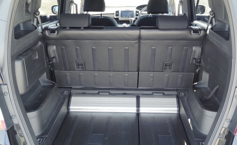 HONDA FREED SPIKE 4WD G Aero 2010