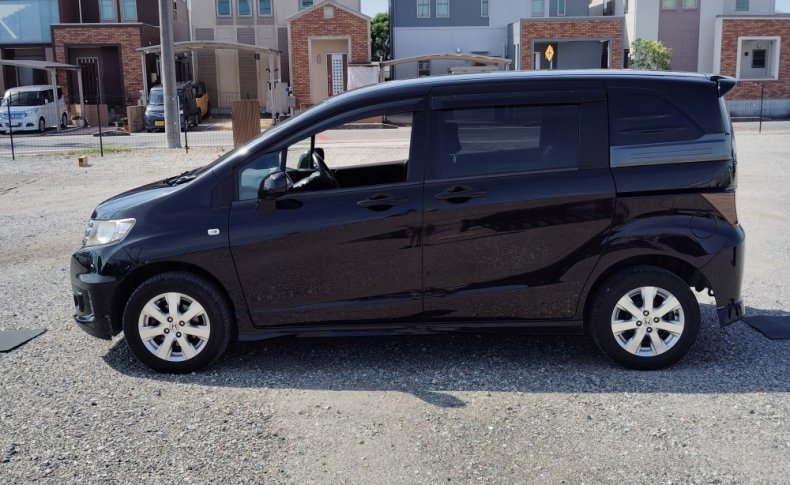 HONDA FREED SPIKE 4WD G Aero 2010