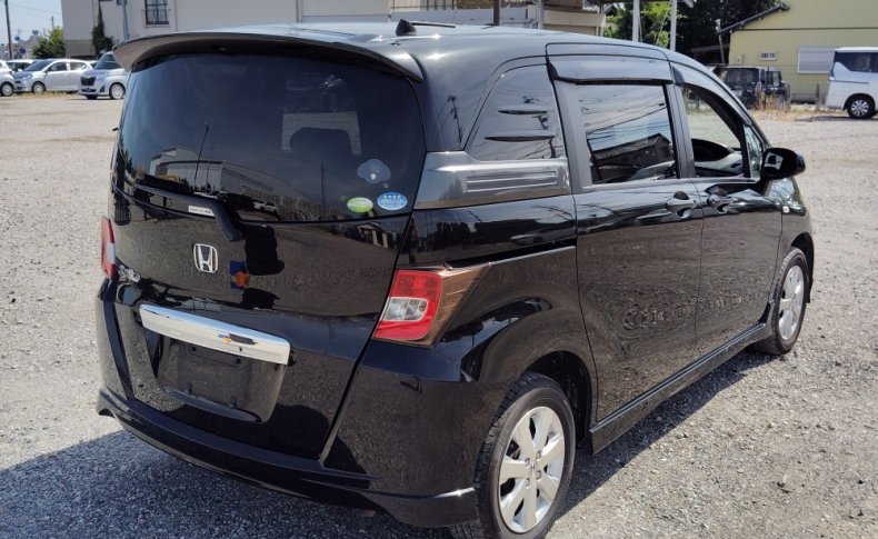 HONDA FREED SPIKE 4WD G Aero 2010