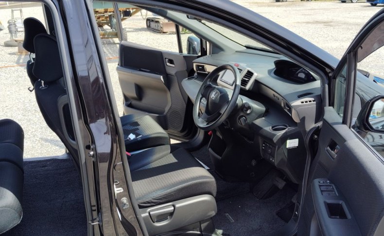 HONDA FREED SPIKE 4WD G Aero 2010