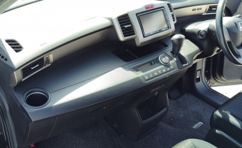 HONDA FREED SPIKE 4WD G Aero 2010