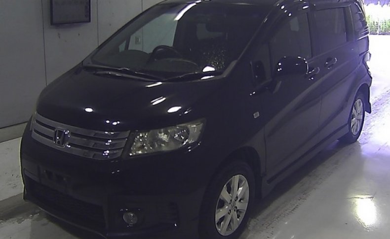 HONDA FREED SPIKE 4WD G Aero 2010