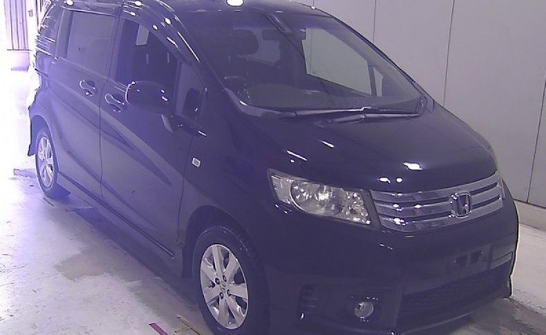 HONDA FREED SPIKE 4WD G Aero 2010