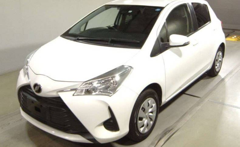 TOYOTA VITZ F 2019