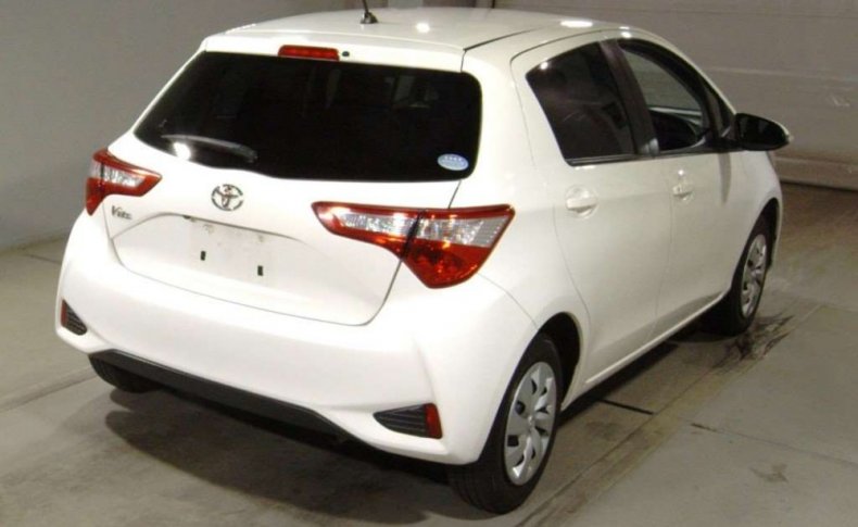TOYOTA VITZ F 2019