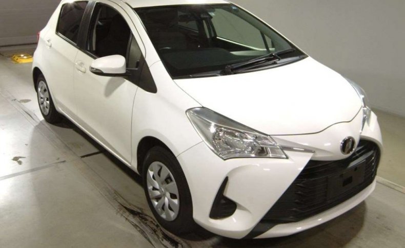 TOYOTA VITZ F 2019