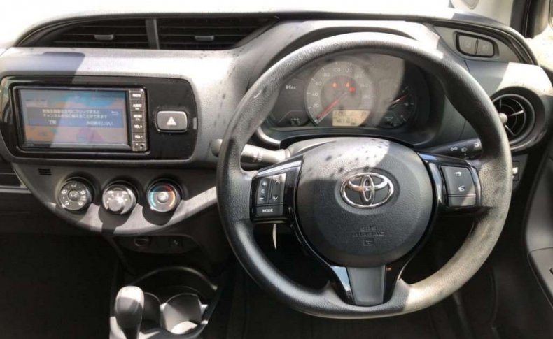 TOYOTA VITZ F 2019