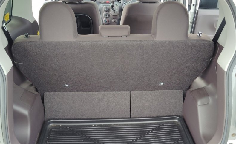 TOYOTA SPADE Х 2013