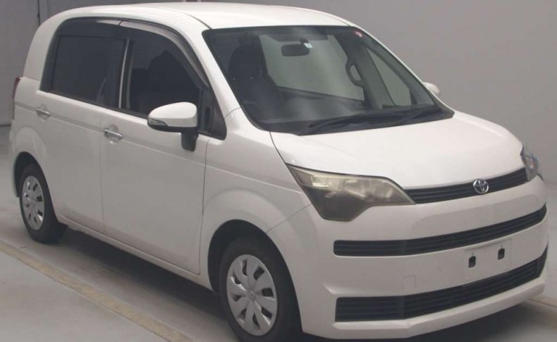 TOYOTA SPADE Х 2013