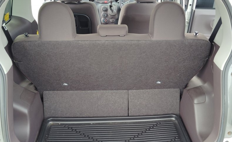 TOYOTA SPADE Х 2013