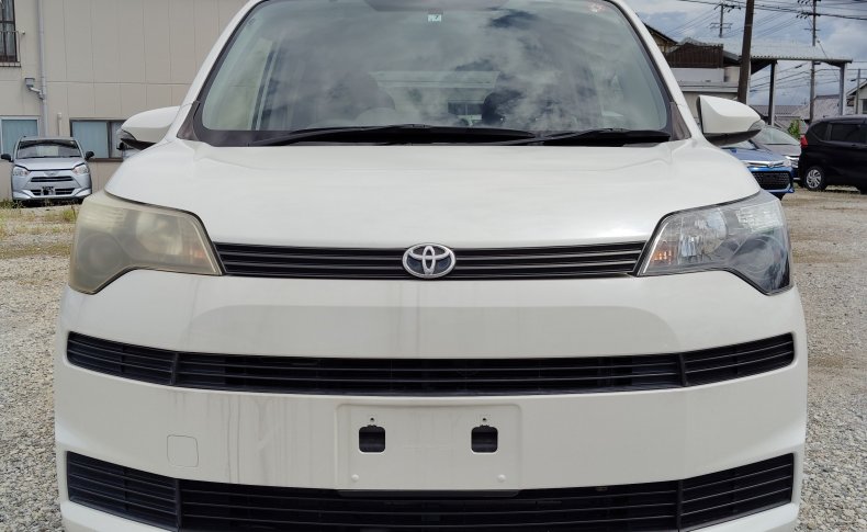 TOYOTA SPADE Х 2013