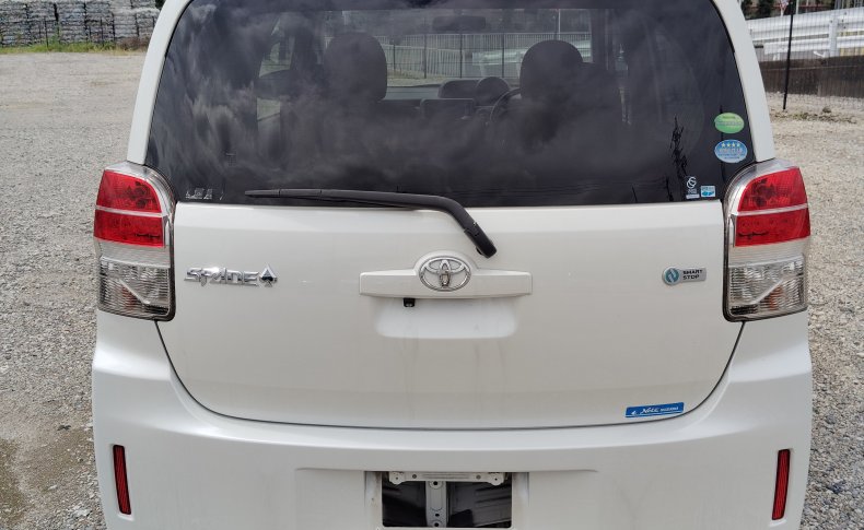 TOYOTA SPADE Х 2013