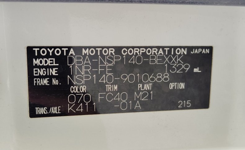 TOYOTA SPADE Х 2013