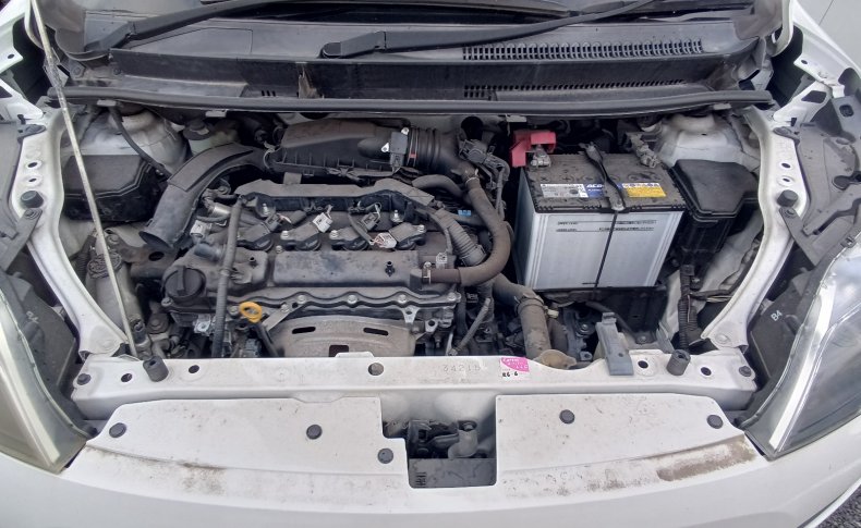 TOYOTA SPADE Х 2013