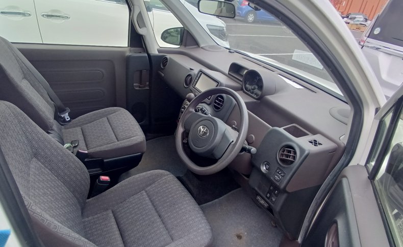 TOYOTA SPADE Х 2013
