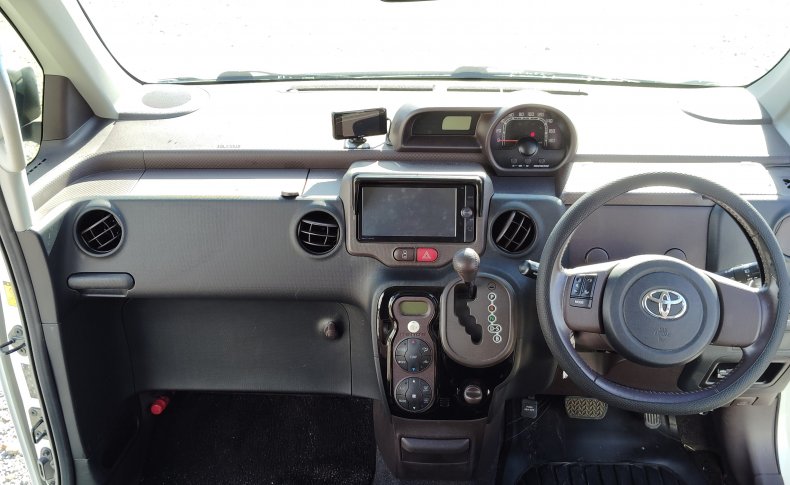 TOYOTA SPADE G 2013