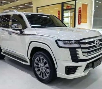 Toyota Land Cruiser Prado 300 (японская версия): обзор 2025 — цена, характеристики, комплектации, оффроуд, безопасность