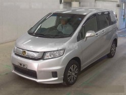 HONDA FREED SPIKE G JUST ION 2015