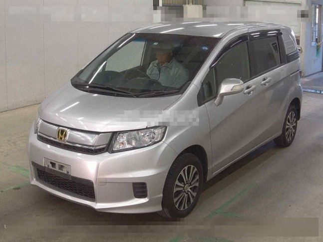 HONDA FREED SPIKE G JUST ION 2015