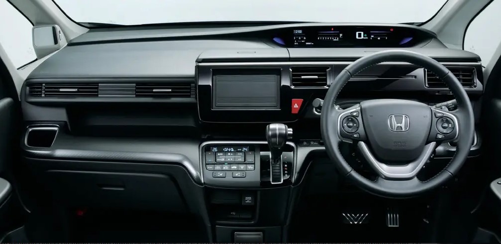 Фото салона Honda Stepwgn