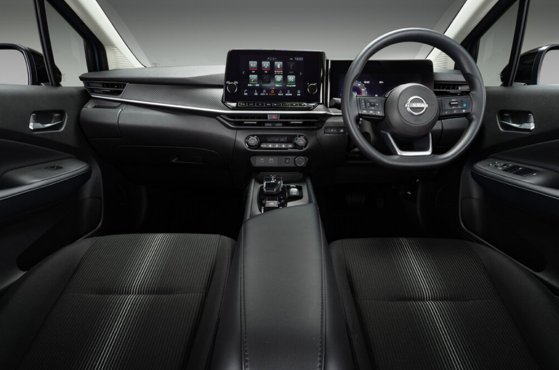 Фото салона Nissan Note