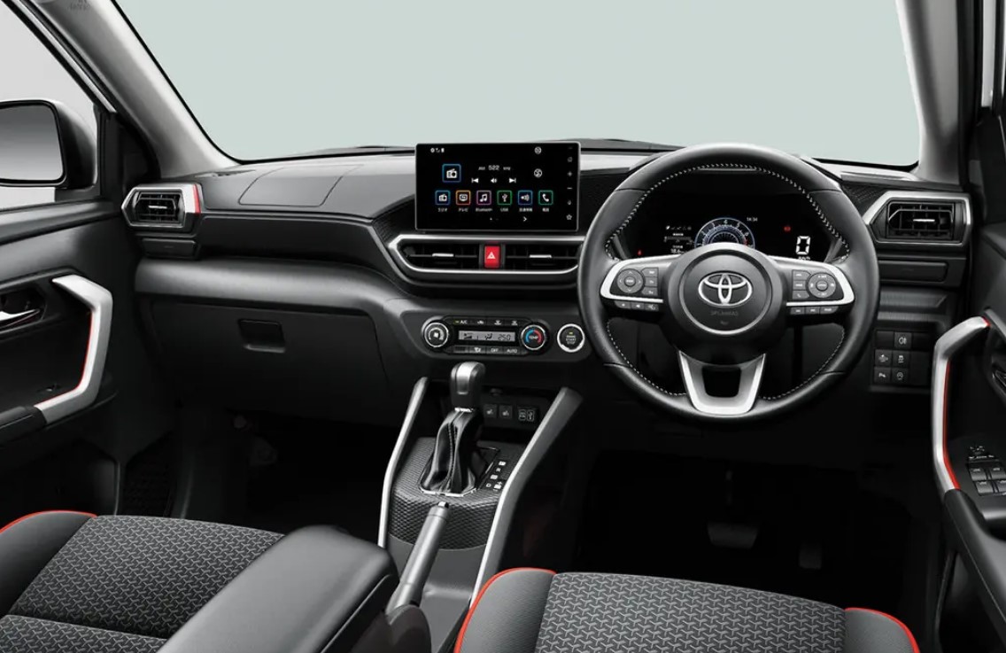 Салон Toyota Raize