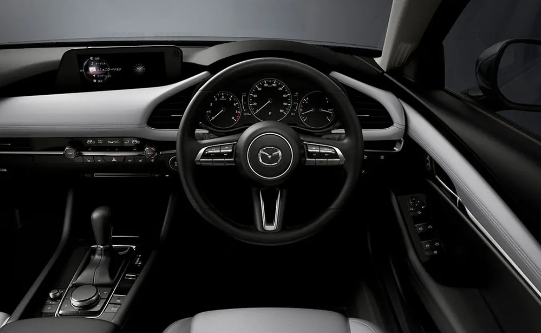 Фото салона MAZDA3